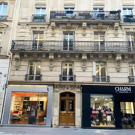 90 - Karl Lagerfeld Lafayette