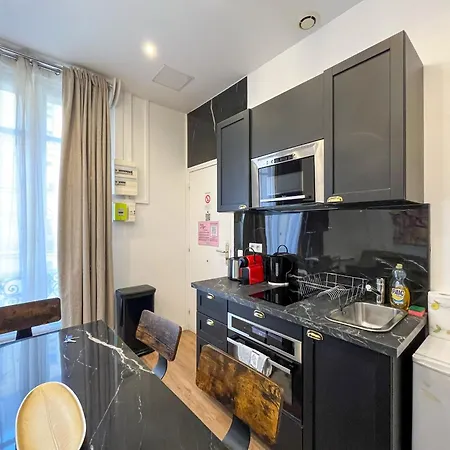 90 - Karl Lagerfeld Lafayette Appartement Parijs