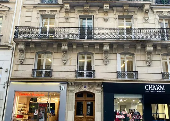 90 - Karl Lagerfeld Lafayette